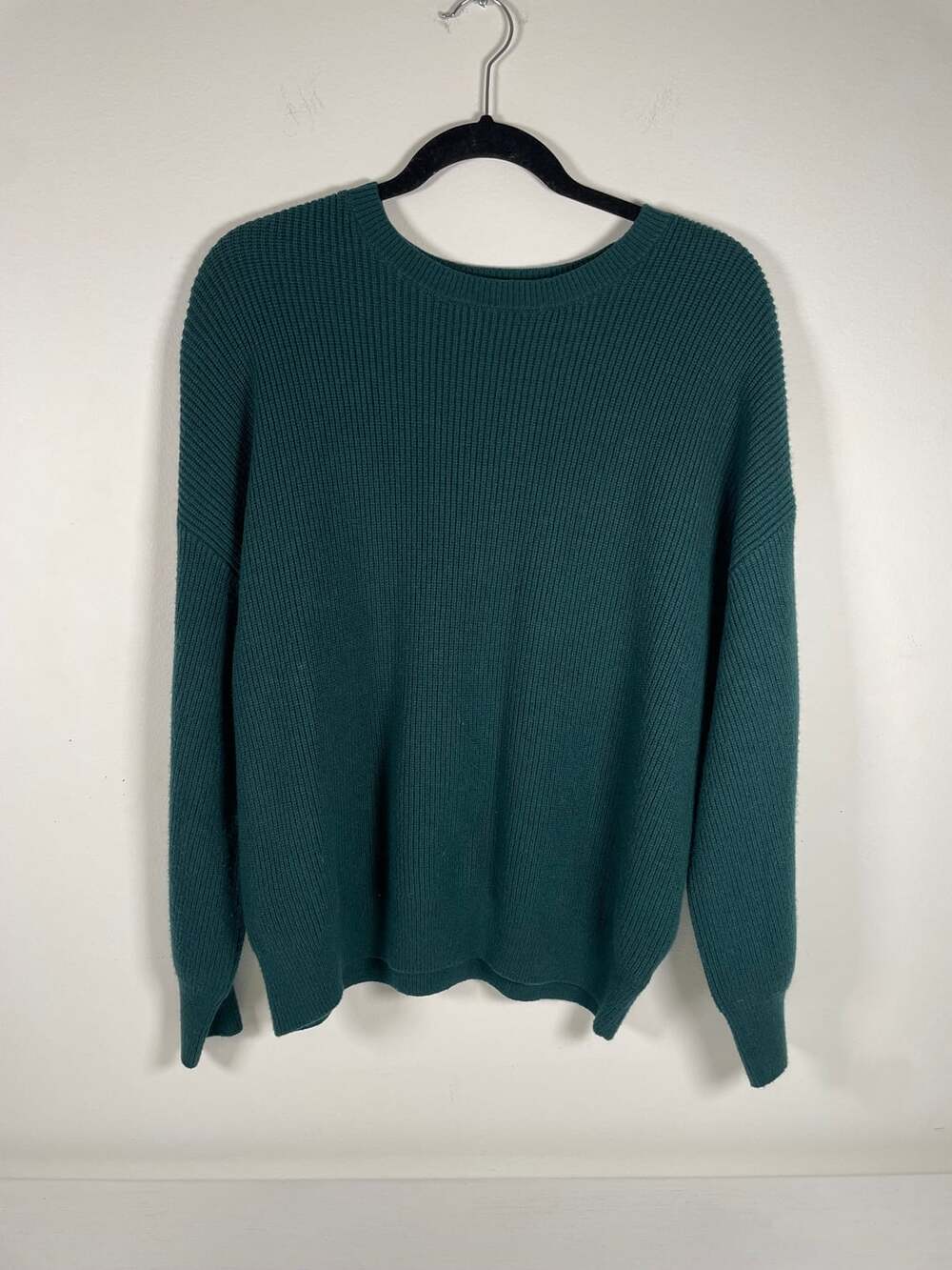 Express Women's Medium Dark Green Shaker Ribbed Knit Relaxed Fit Sweater